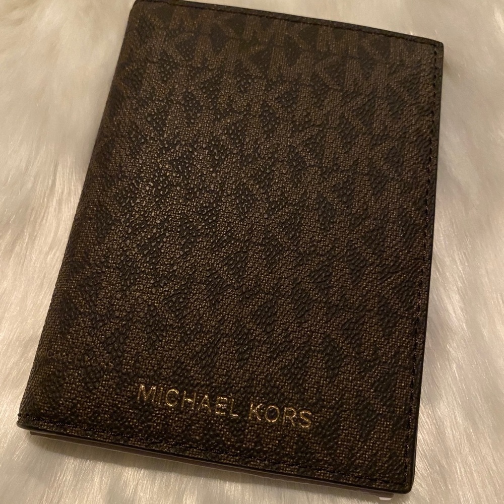 Michael Kors Passport Cover/Holder